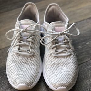Adidas cloud foam sneakers